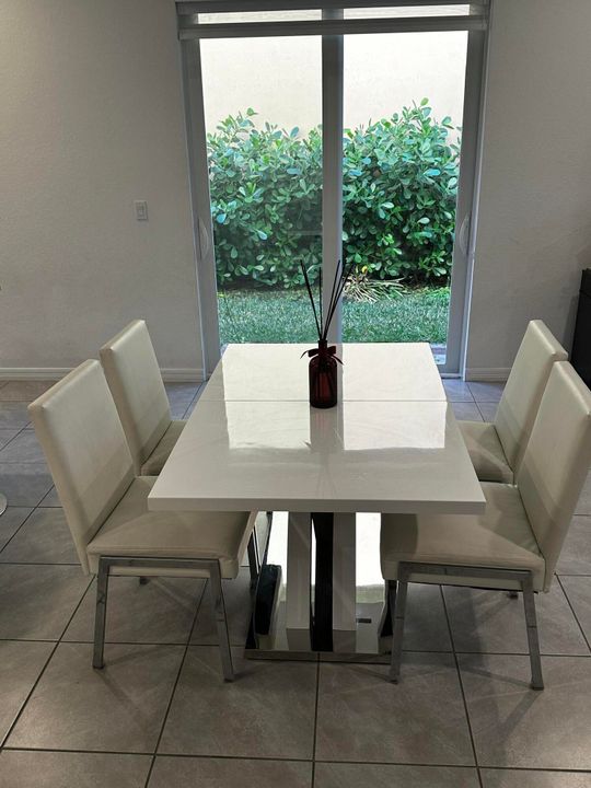 For Sale: $290,000 (3 beds, 2 baths, 1604 Square Feet)