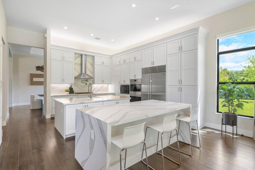 待售: $5,250,000 (6 贝兹, 7 浴室, 6175 平方英尺)