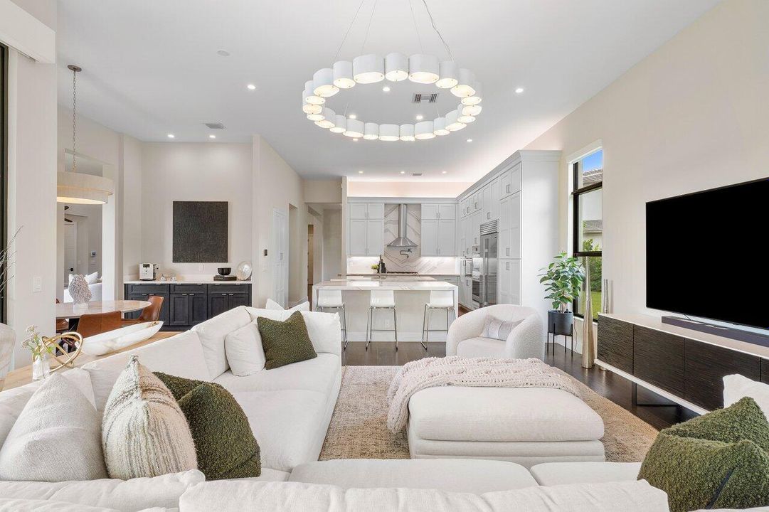 待售: $5,250,000 (6 贝兹, 7 浴室, 6175 平方英尺)