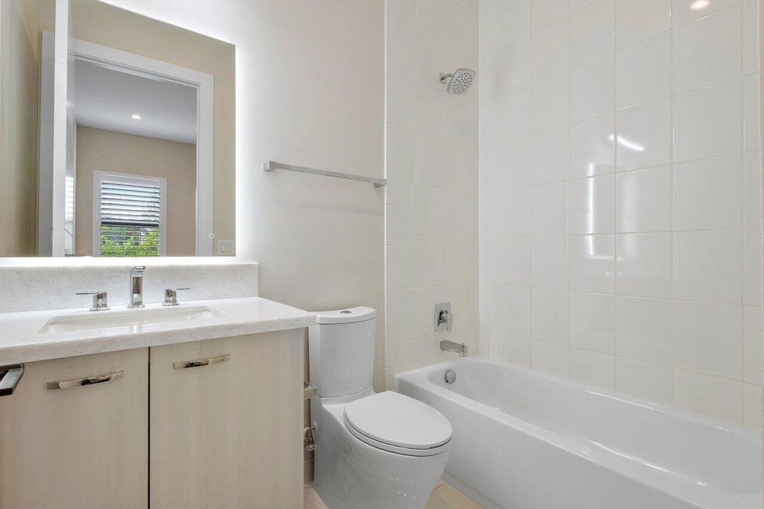 待售: $5,250,000 (6 贝兹, 7 浴室, 6175 平方英尺)