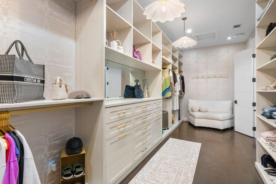 待售: $5,250,000 (6 贝兹, 7 浴室, 6175 平方英尺)