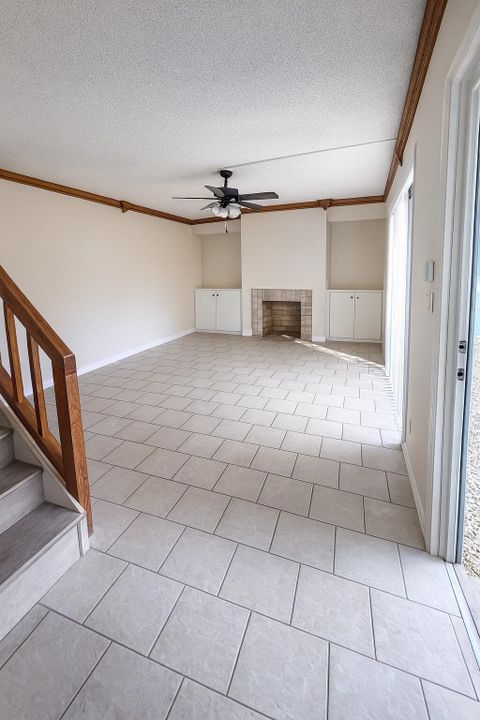 For Rent: $2,175 (2 beds, 2 baths, 1232 Square Feet)