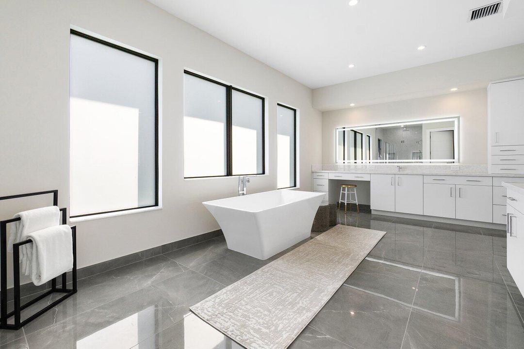 待售: $5,250,000 (6 贝兹, 7 浴室, 6175 平方英尺)