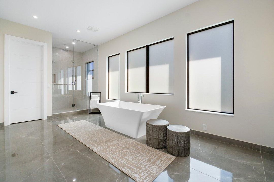 待售: $5,250,000 (6 贝兹, 7 浴室, 6175 平方英尺)