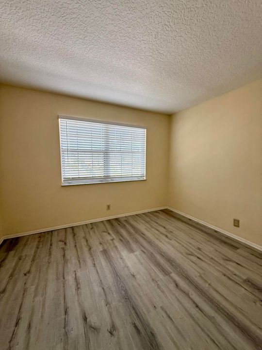 For Rent: $1,700 (2 beds, 2 baths, 886 Square Feet)