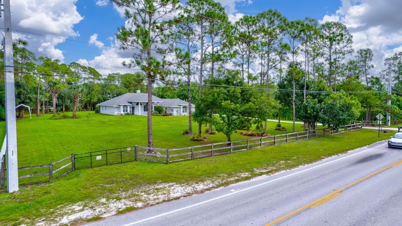 For Rent: $3,800 (3 beds, 2 baths, 2652 Square Feet)