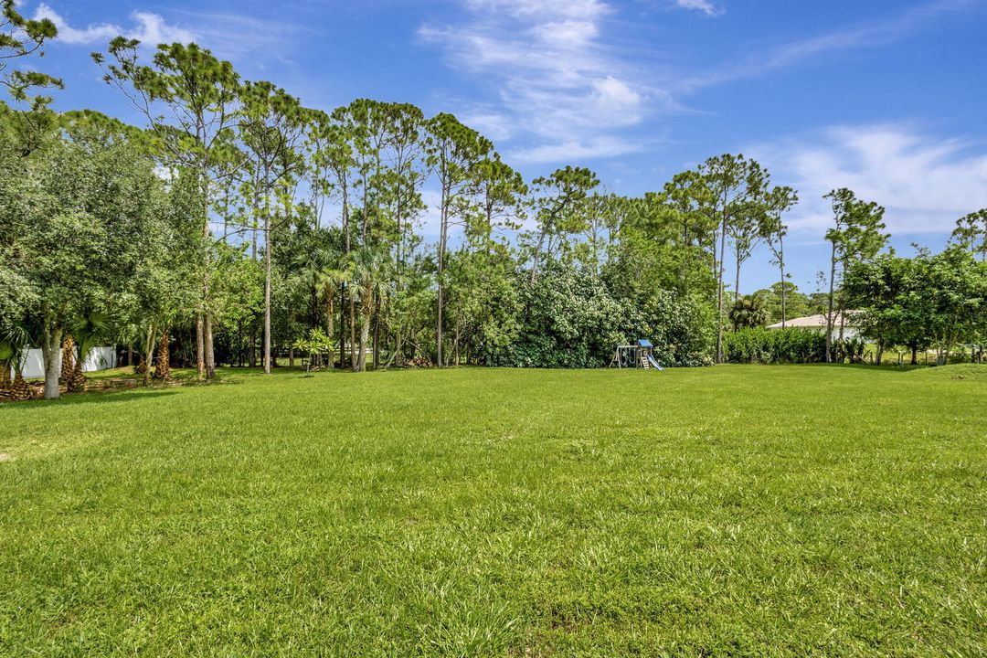 For Rent: $3,800 (3 beds, 2 baths, 2652 Square Feet)