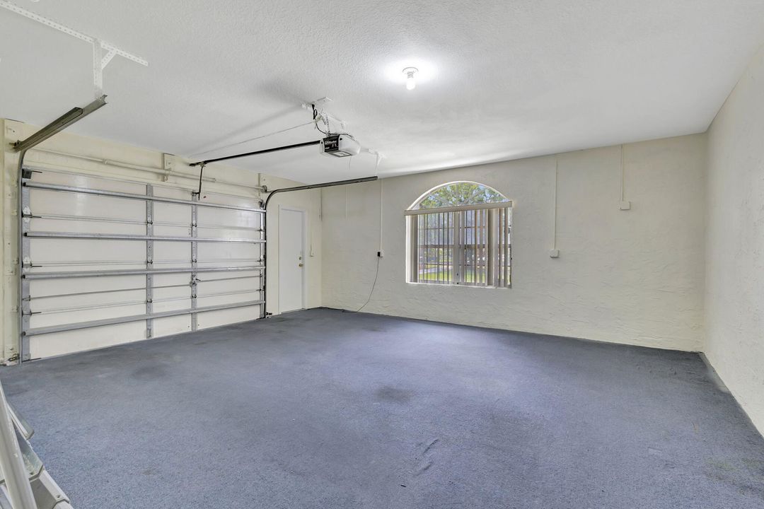 For Rent: $3,800 (3 beds, 2 baths, 2652 Square Feet)