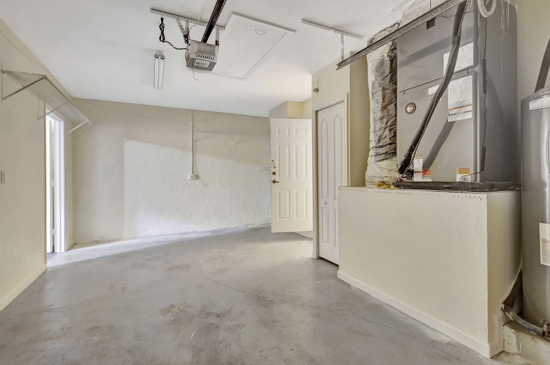 For Rent: $3,800 (3 beds, 2 baths, 2652 Square Feet)