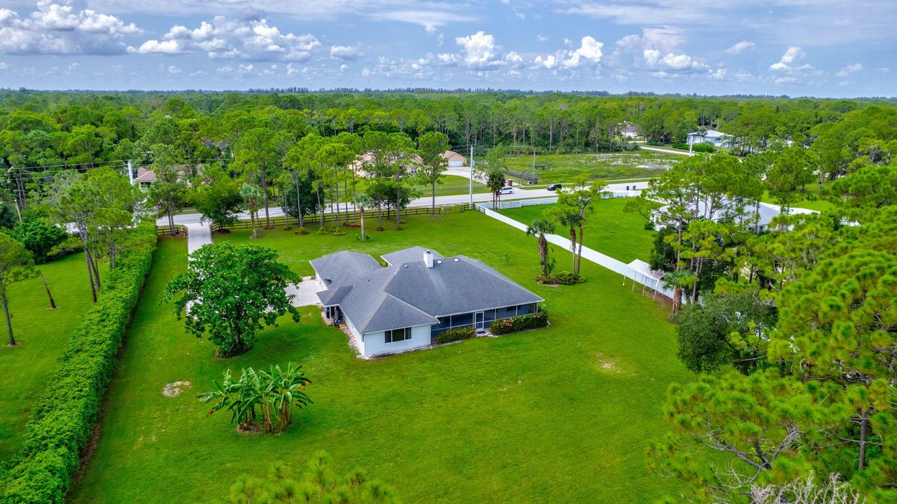 For Rent: $3,800 (3 beds, 2 baths, 2652 Square Feet)