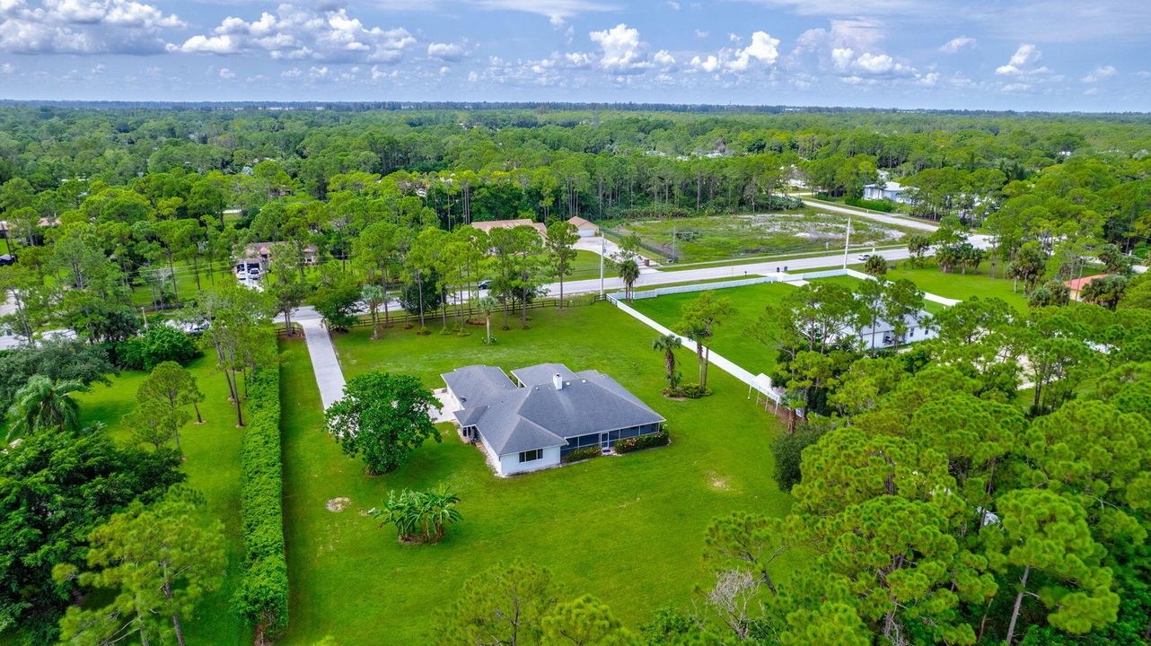 For Rent: $3,800 (3 beds, 2 baths, 2652 Square Feet)