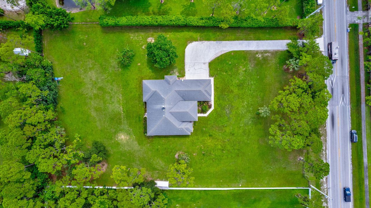 For Rent: $3,800 (3 beds, 2 baths, 2652 Square Feet)