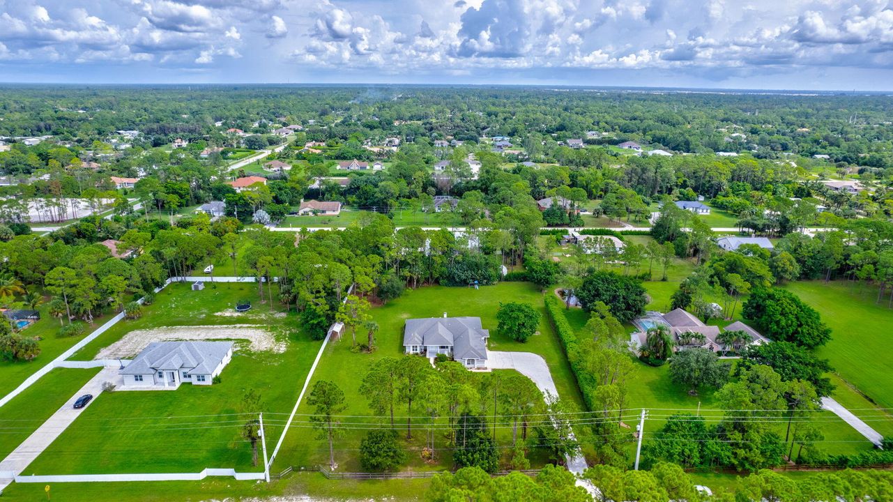 For Rent: $3,800 (3 beds, 2 baths, 2652 Square Feet)