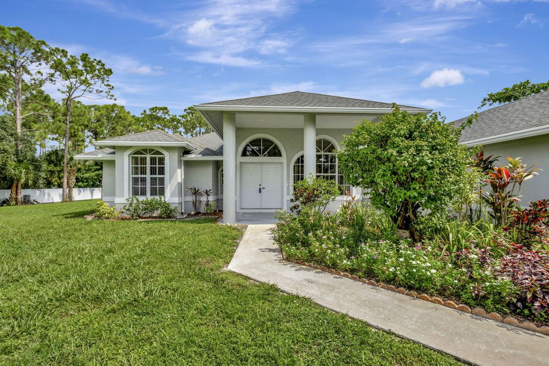 For Rent: $3,800 (3 beds, 2 baths, 2652 Square Feet)