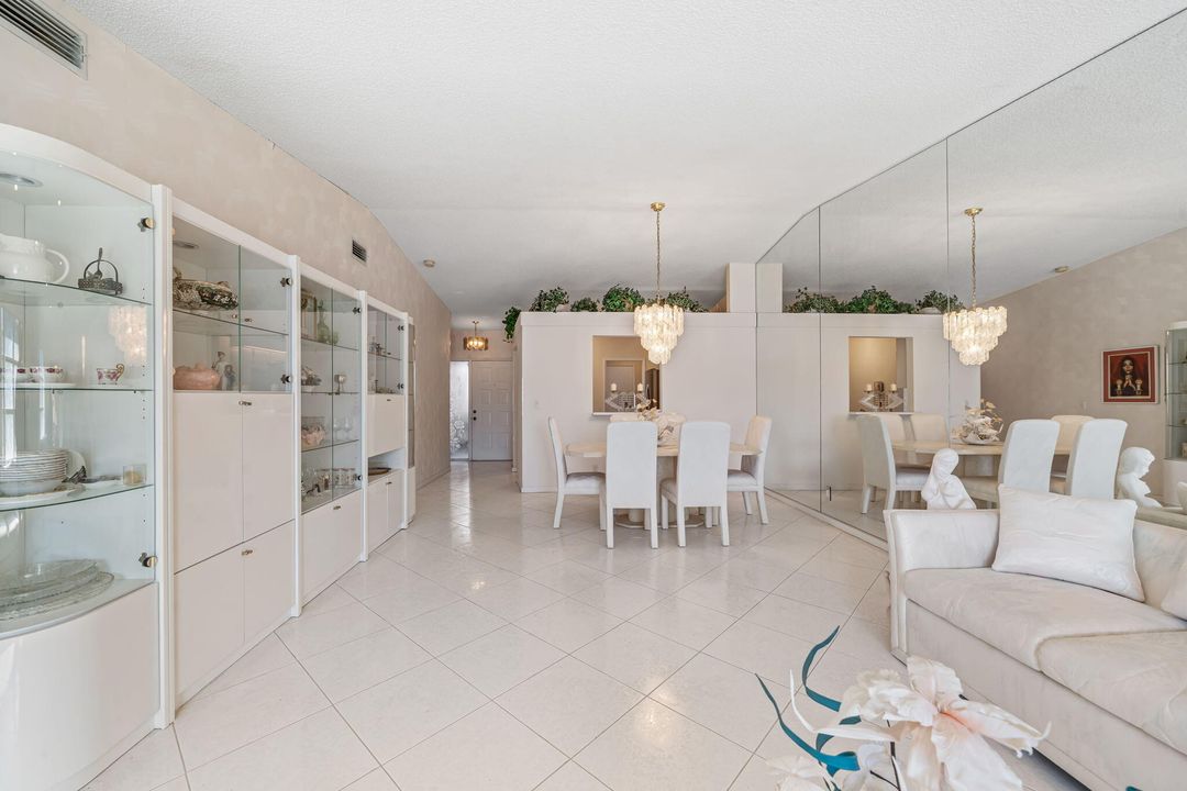 En Venta: $299,000 (2 camas, 2 baños, 1262 Pies cuadrados)