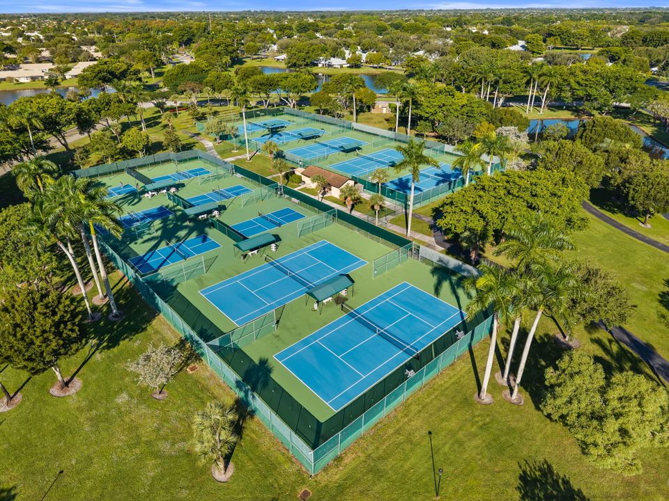 En Venta: $299,000 (2 camas, 2 baños, 1262 Pies cuadrados)