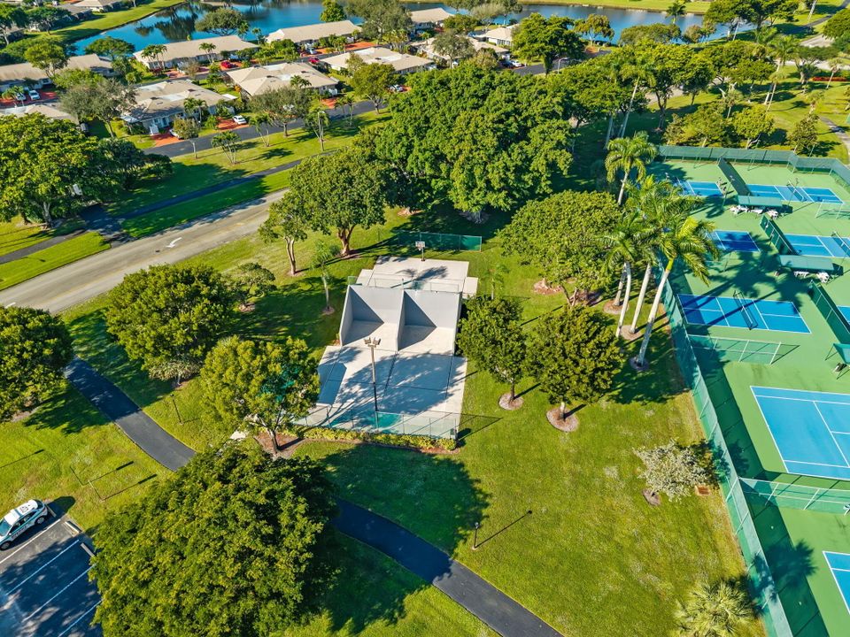 En Venta: $299,000 (2 camas, 2 baños, 1262 Pies cuadrados)