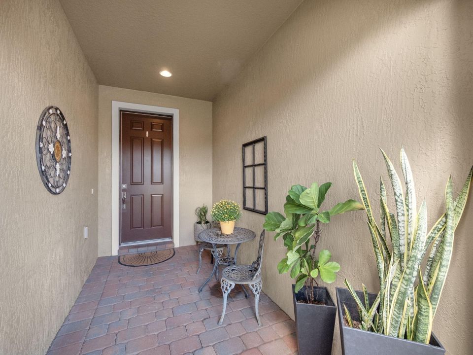 For Sale: $429,900 (2 beds, 2 baths, 1695 Square Feet)