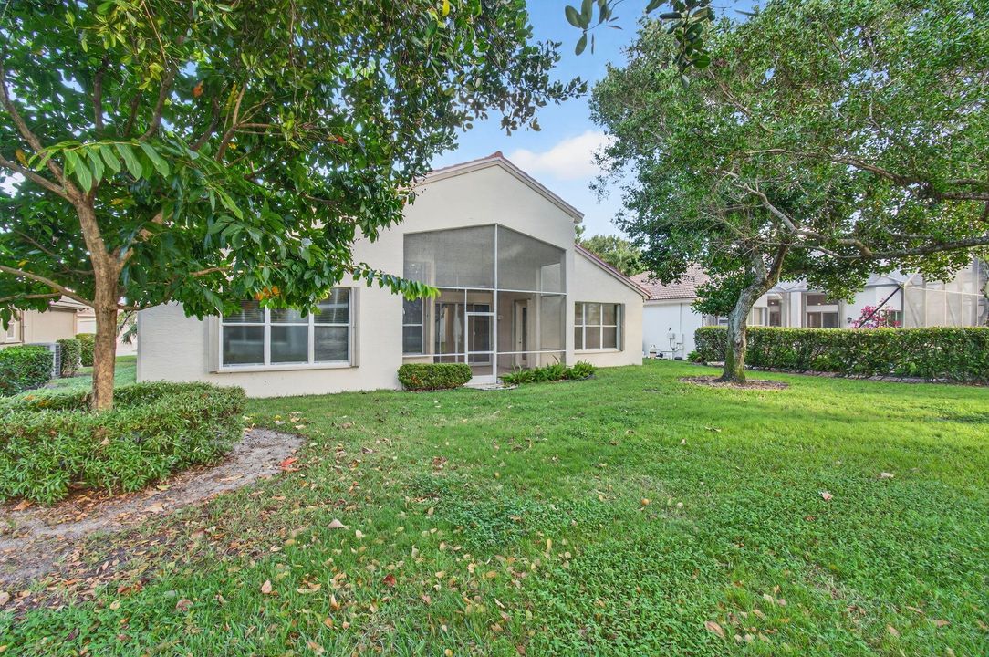 For Sale: $649,000 (3 beds, 2 baths, 2363 Square Feet)