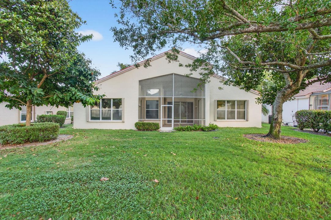 For Sale: $649,000 (3 beds, 2 baths, 2363 Square Feet)