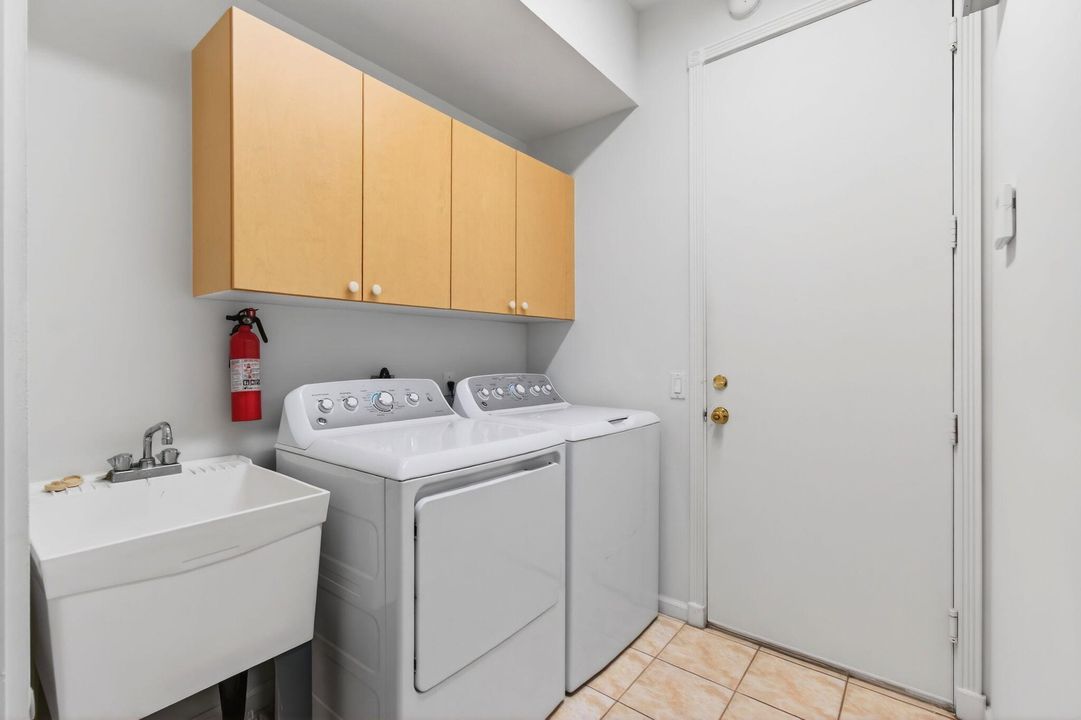 For Sale: $649,000 (3 beds, 2 baths, 2363 Square Feet)