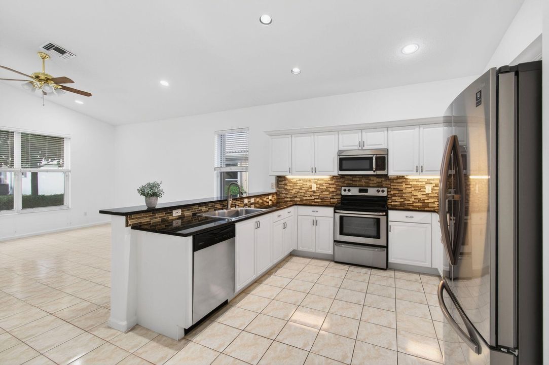 For Sale: $649,000 (3 beds, 2 baths, 2363 Square Feet)