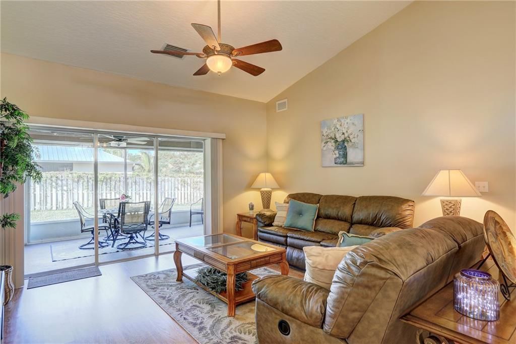 En Venta: $349,900 (3 camas, 2 baños, 1768 Pies cuadrados)