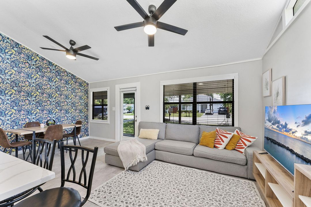 En Venta: $497,000 (3 camas, 2 baños, 1352 Pies cuadrados)