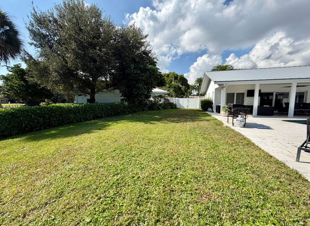 For Rent: $8,000 (4 beds, 3 baths, 1939 Square Feet)