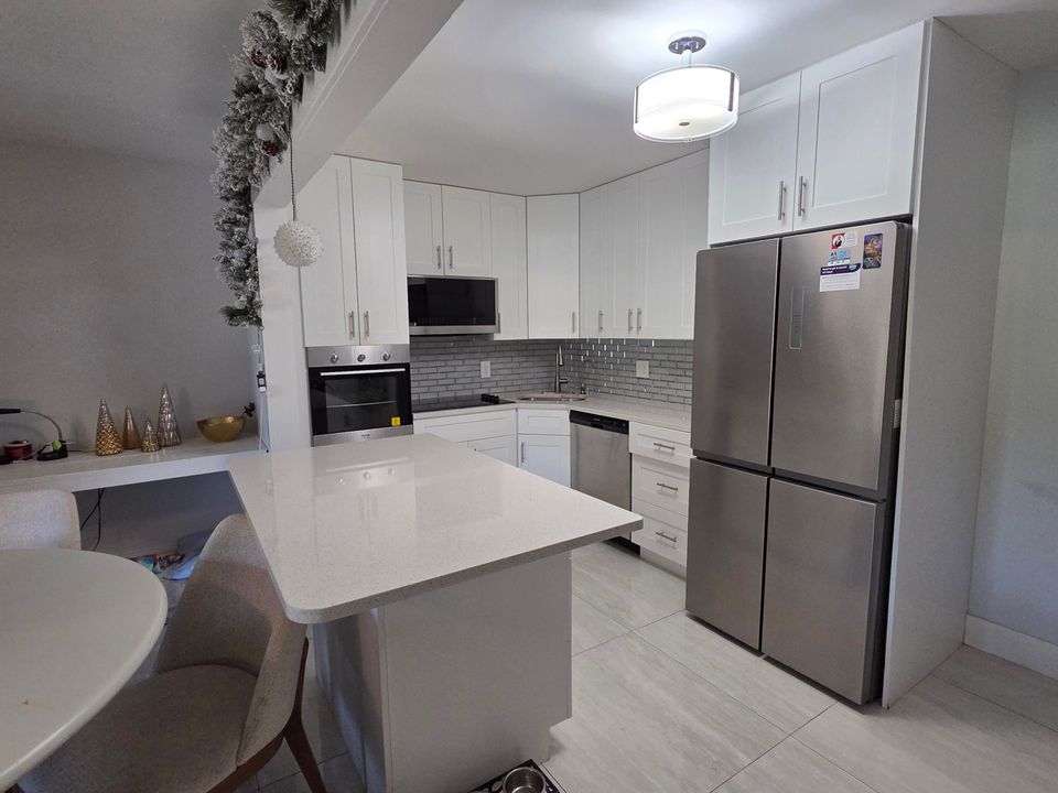 En Venta: $249,900 (2 camas, 2 baños, 1106 Pies cuadrados)