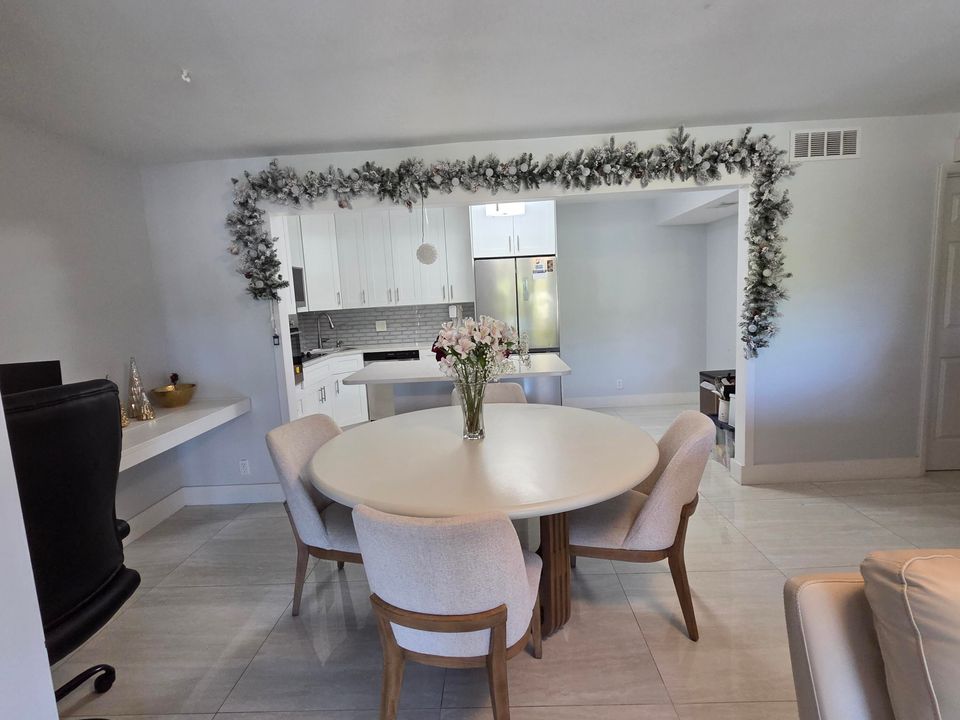 En Venta: $249,900 (2 camas, 2 baños, 1106 Pies cuadrados)