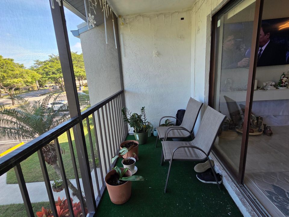 En Venta: $249,900 (2 camas, 2 baños, 1106 Pies cuadrados)