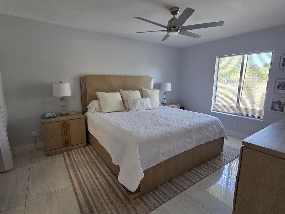 En Venta: $249,900 (2 camas, 2 baños, 1106 Pies cuadrados)