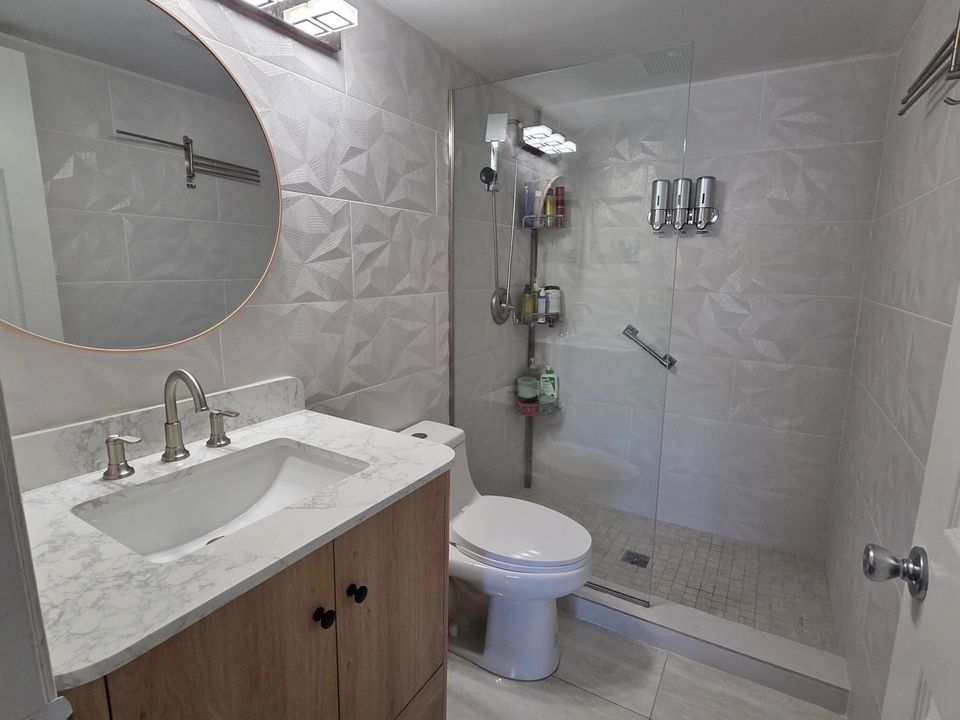 En Venta: $249,900 (2 camas, 2 baños, 1106 Pies cuadrados)