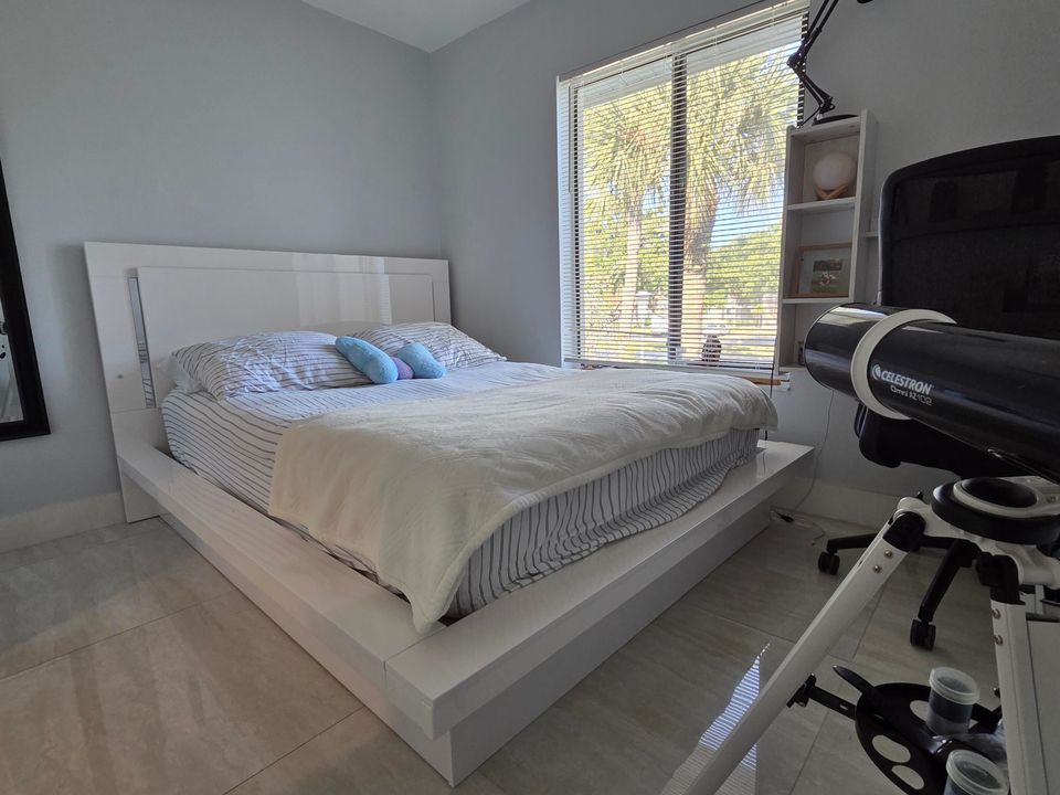 En Venta: $249,900 (2 camas, 2 baños, 1106 Pies cuadrados)