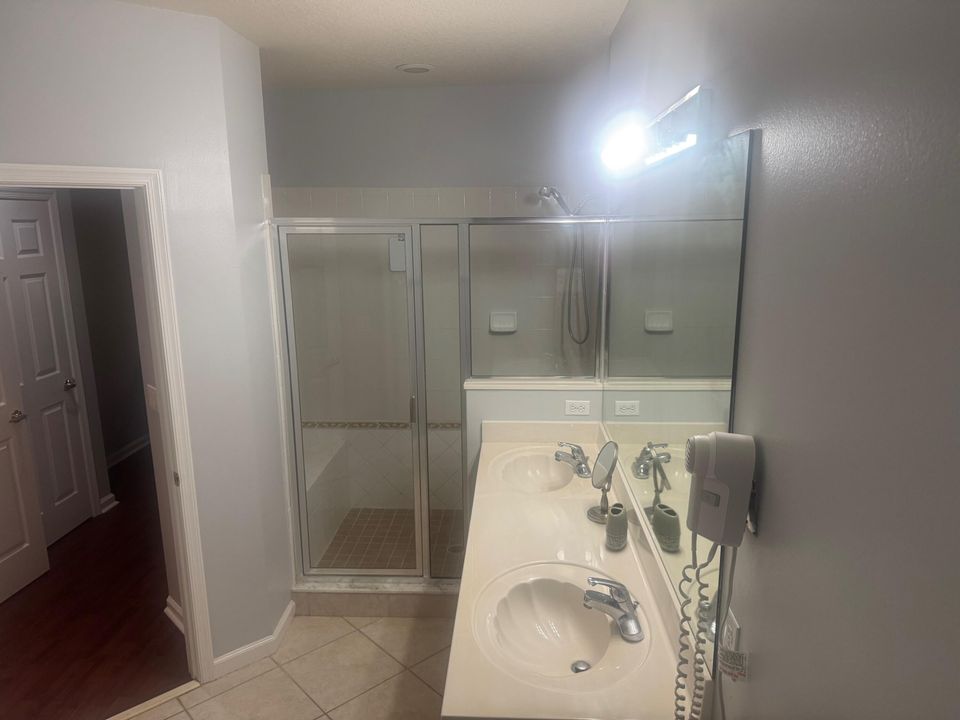 For Sale: $249,900 (2 beds, 2 baths, 1312 Square Feet)