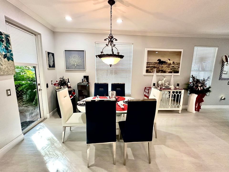 For Rent: $3,800 (2 beds, 2 baths, 1188 Square Feet)