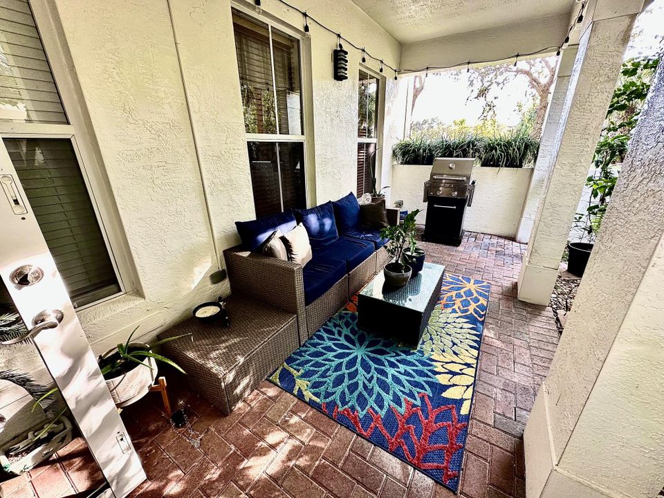 For Rent: $3,800 (2 beds, 2 baths, 1188 Square Feet)