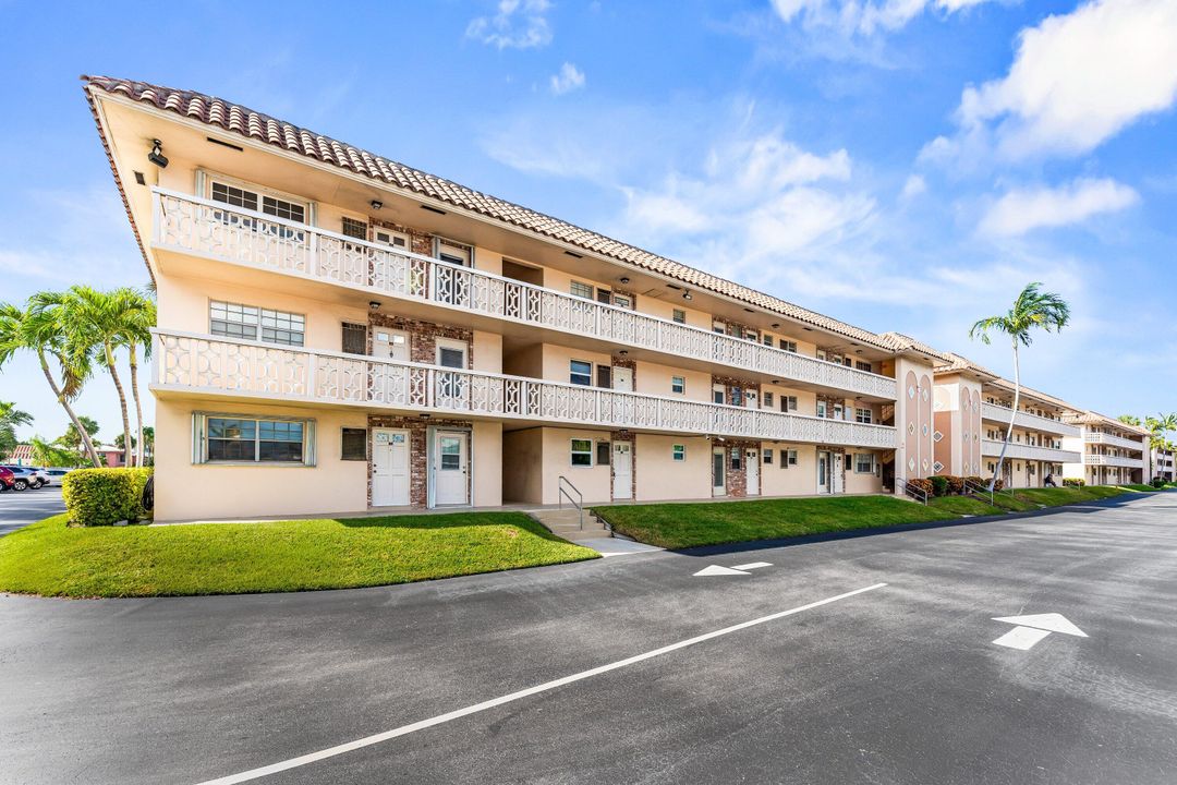 En Venta: $249,999 (2 camas, 2 baños, 1014 Pies cuadrados)