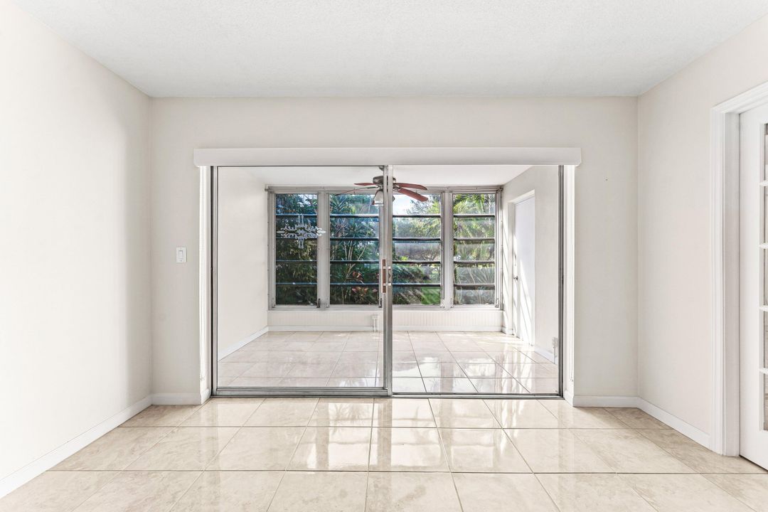 En Venta: $249,999 (2 camas, 2 baños, 1014 Pies cuadrados)