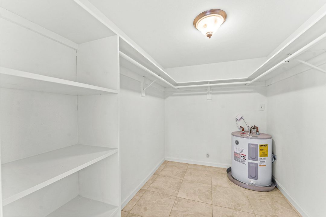 En Venta: $249,999 (2 camas, 2 baños, 1014 Pies cuadrados)