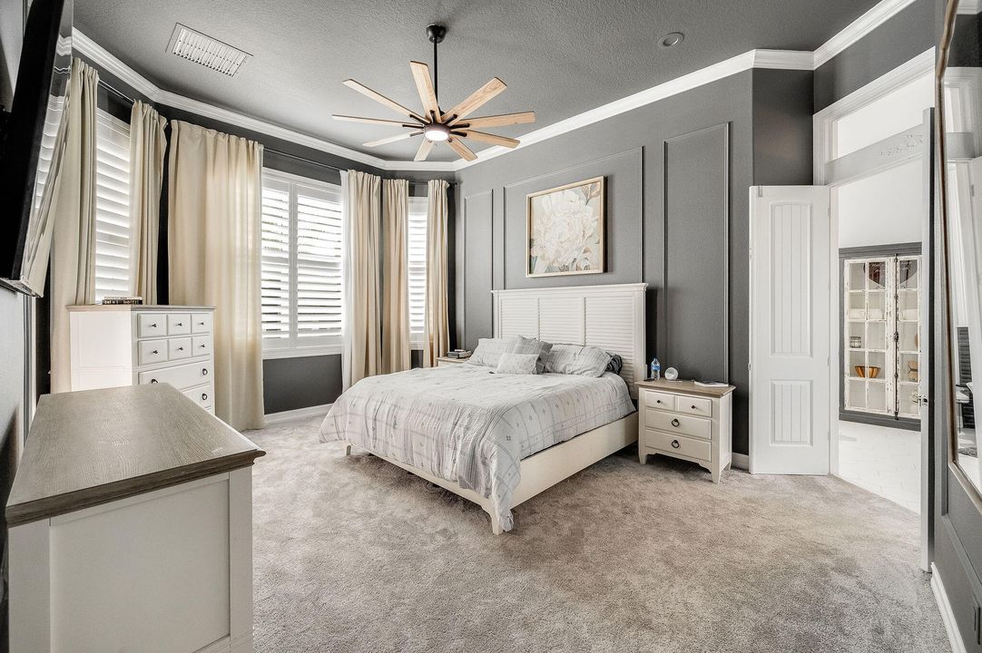 For Sale: $3,499,000 (6 beds, 6 baths, 7761 Square Feet)