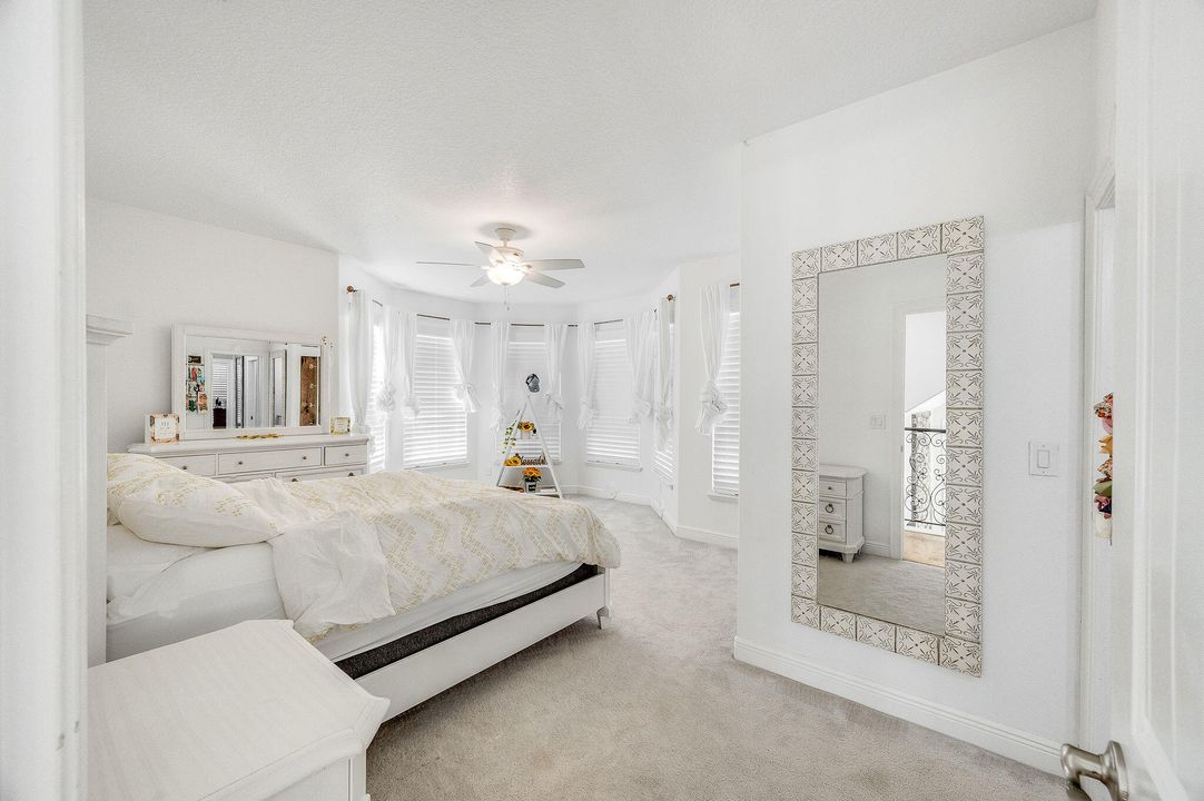 For Sale: $3,499,000 (6 beds, 6 baths, 7761 Square Feet)