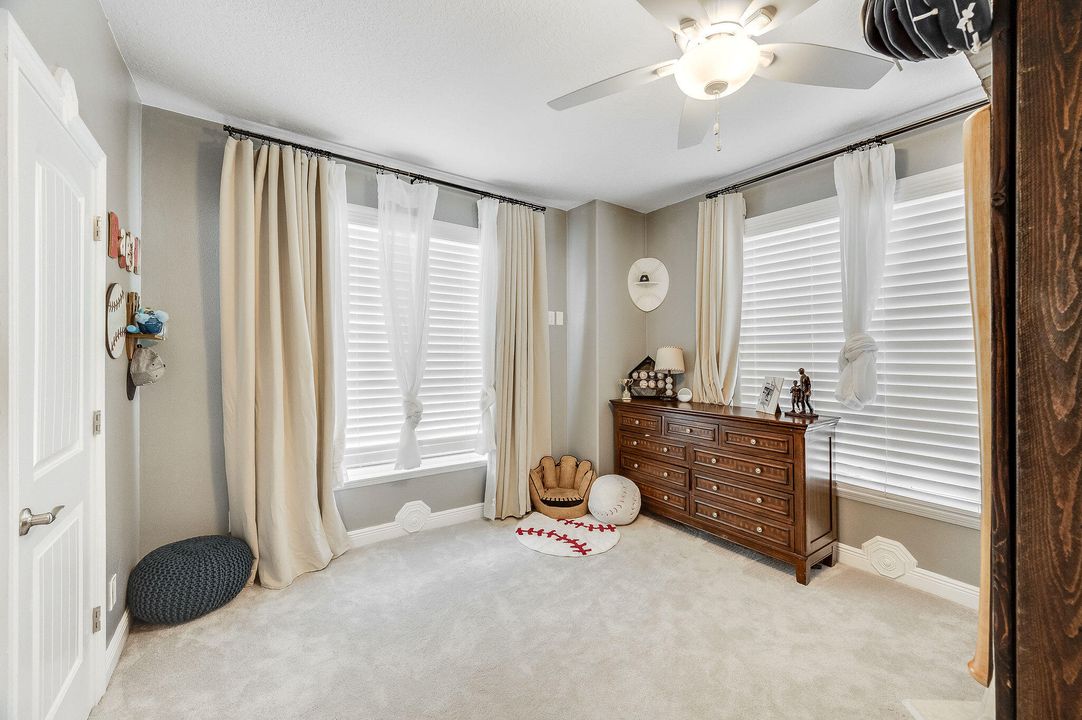 For Sale: $3,499,000 (6 beds, 6 baths, 7761 Square Feet)