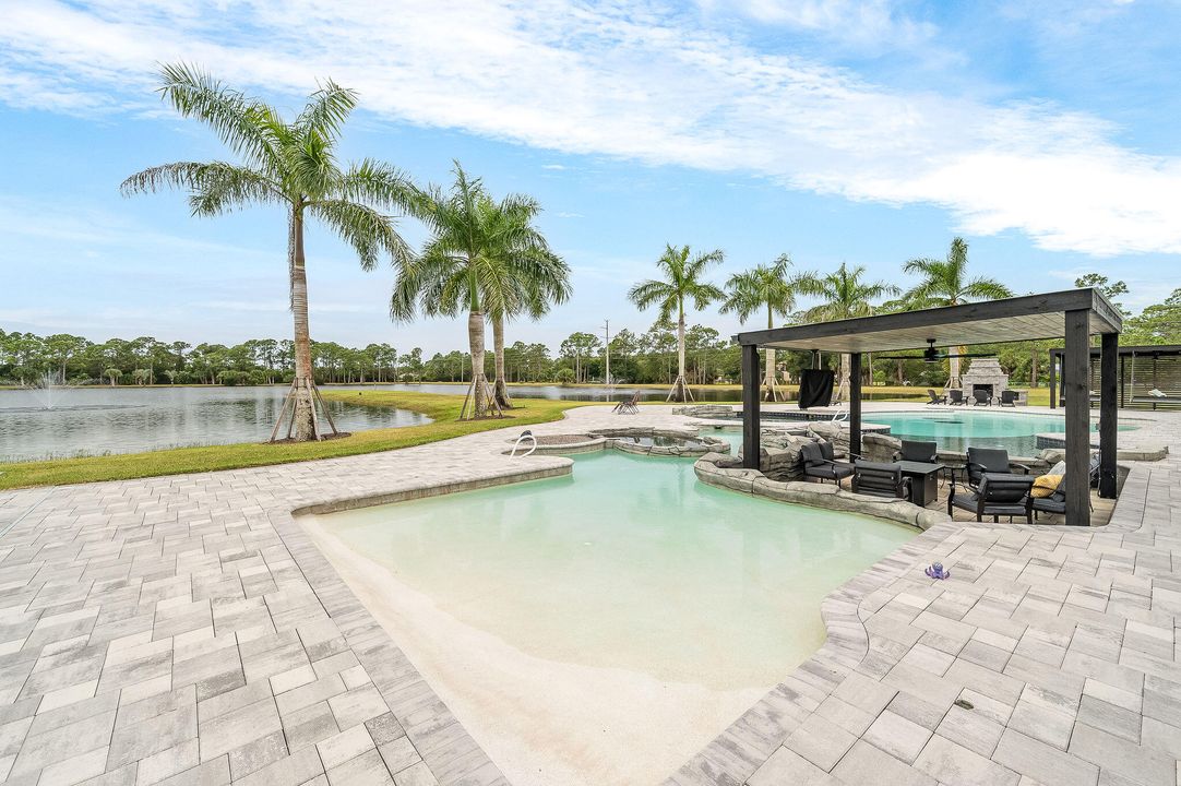 For Sale: $3,499,000 (6 beds, 6 baths, 7761 Square Feet)