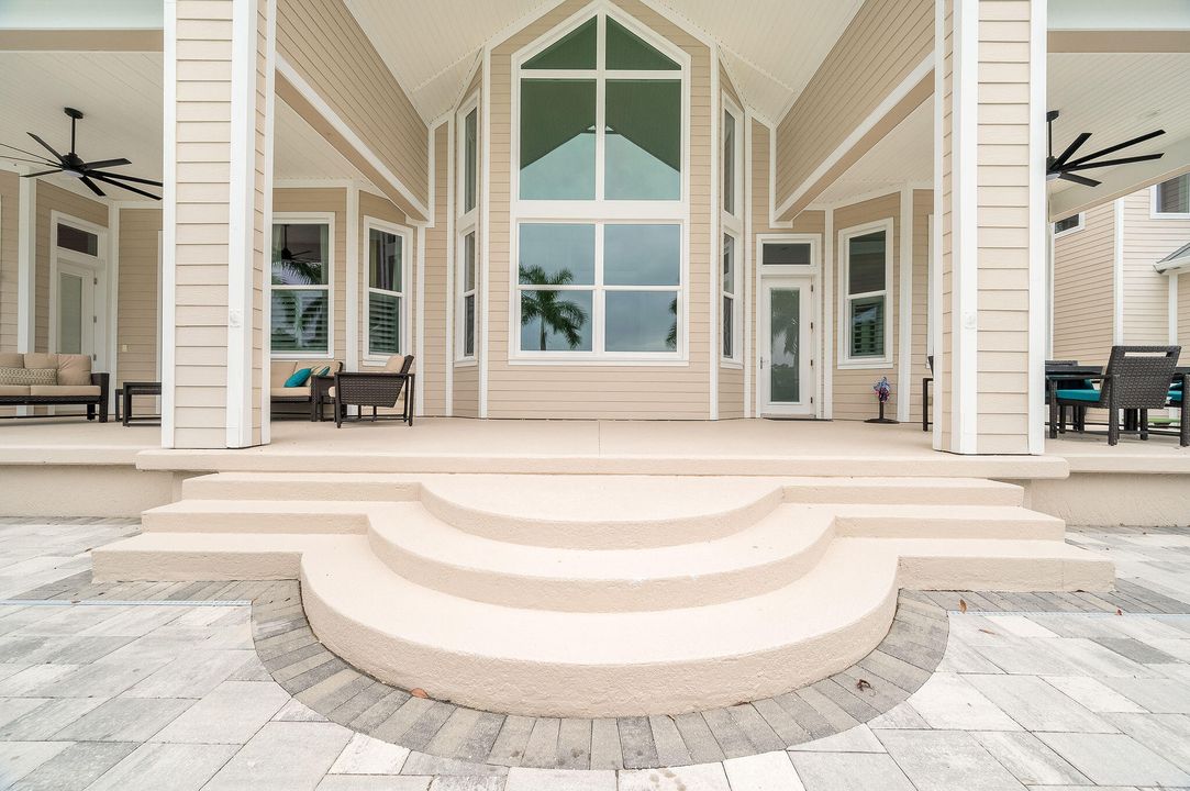 For Sale: $3,499,000 (6 beds, 6 baths, 7761 Square Feet)