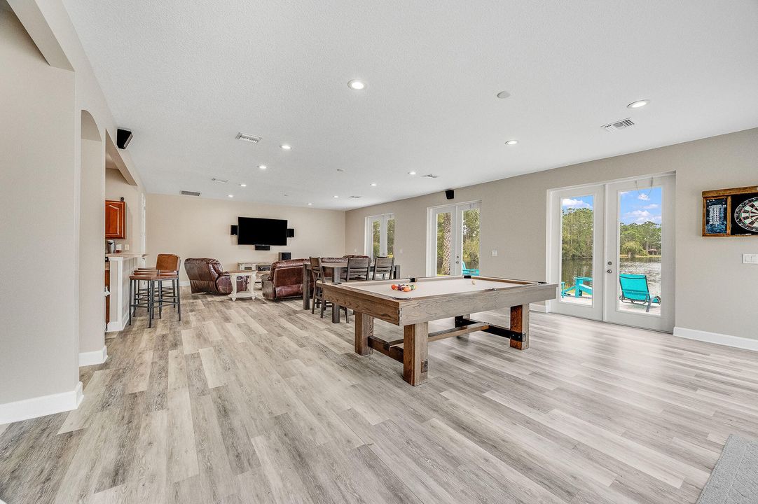 For Sale: $3,499,000 (6 beds, 6 baths, 7761 Square Feet)