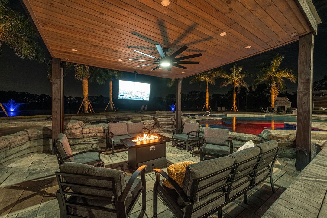 For Sale: $3,499,000 (6 beds, 6 baths, 7761 Square Feet)