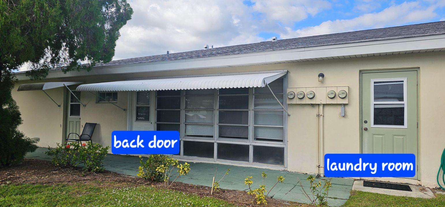 For Sale: $119,900 (1 beds, 1 baths, 946 Square Feet)