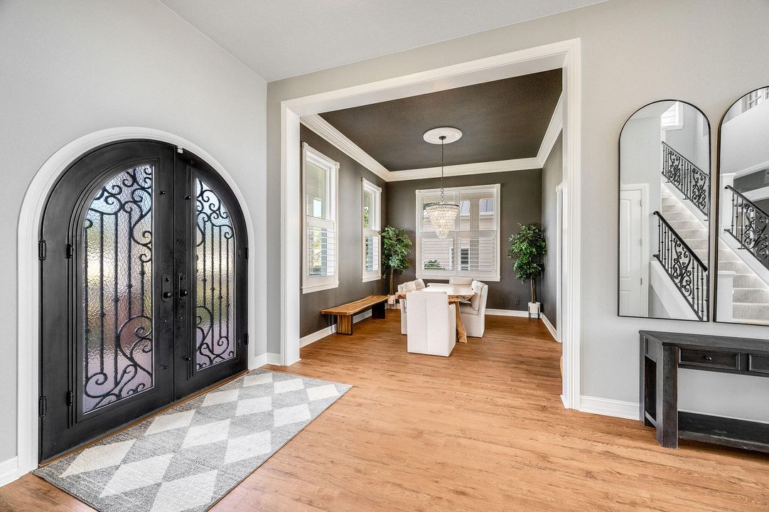 For Sale: $3,499,000 (6 beds, 6 baths, 7761 Square Feet)